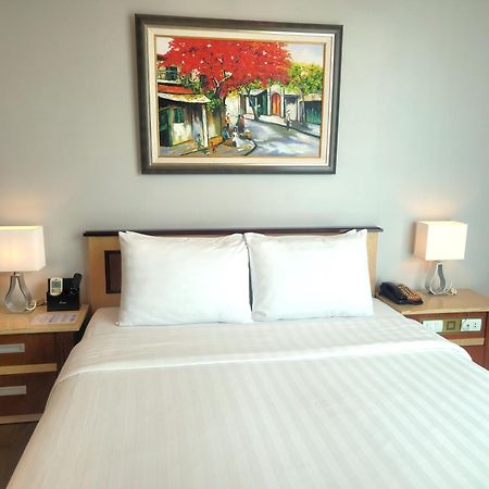 Luxeden Hotel Hanoi Esterno foto