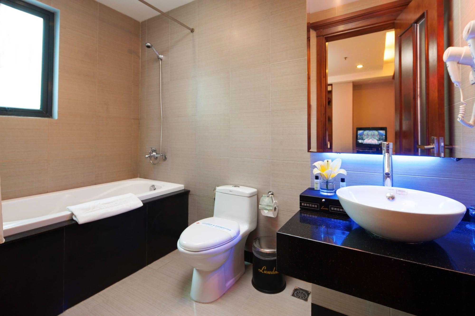 Luxeden Hotel Hanoi Esterno foto