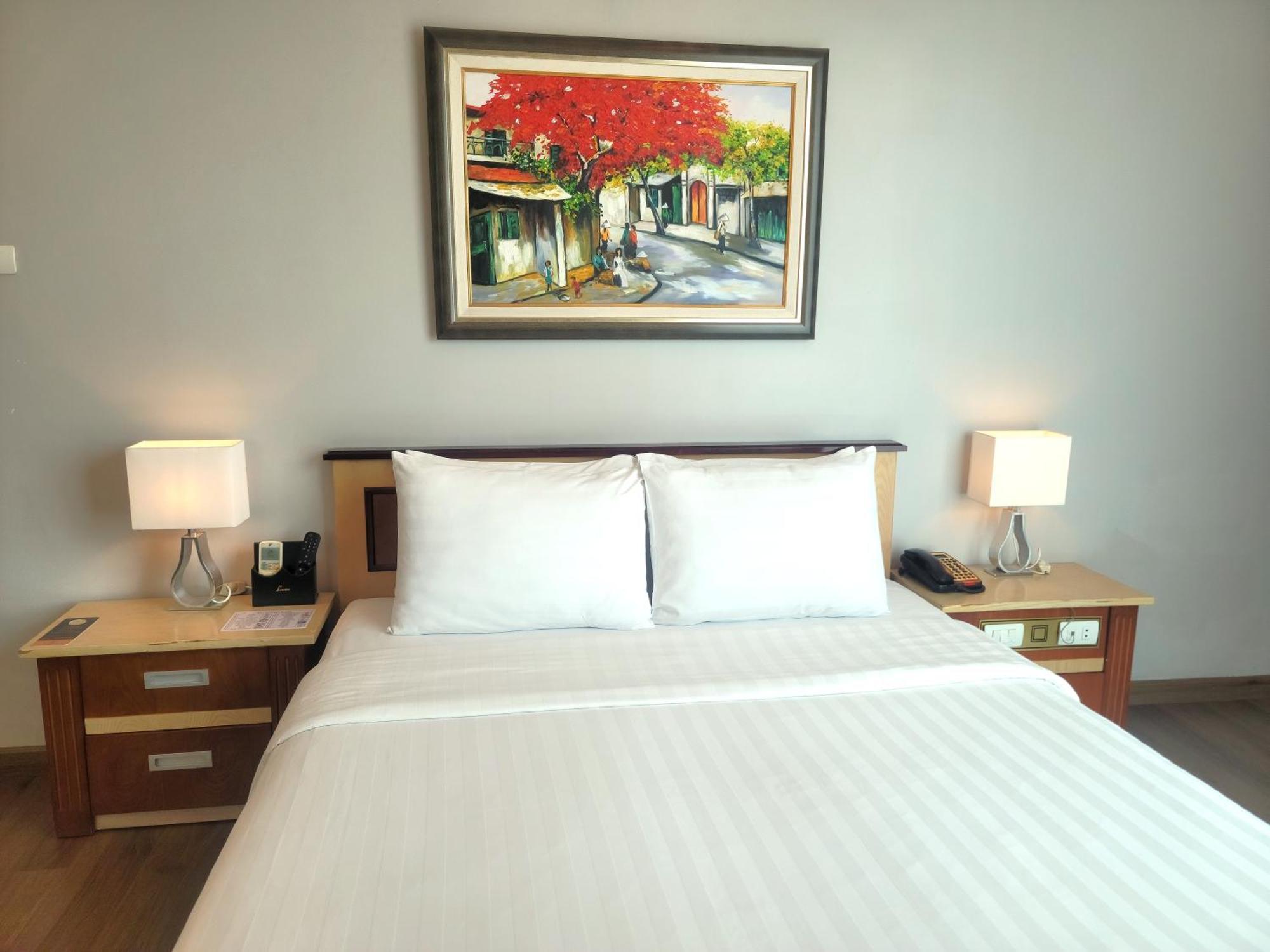 Luxeden Hotel Hanoi Esterno foto