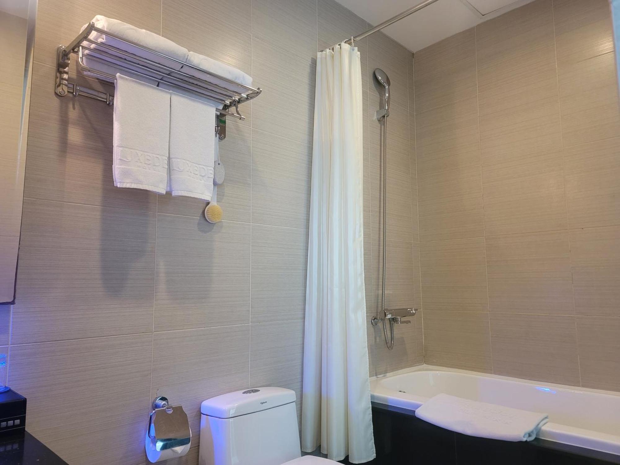 Luxeden Hotel Hanoi Esterno foto