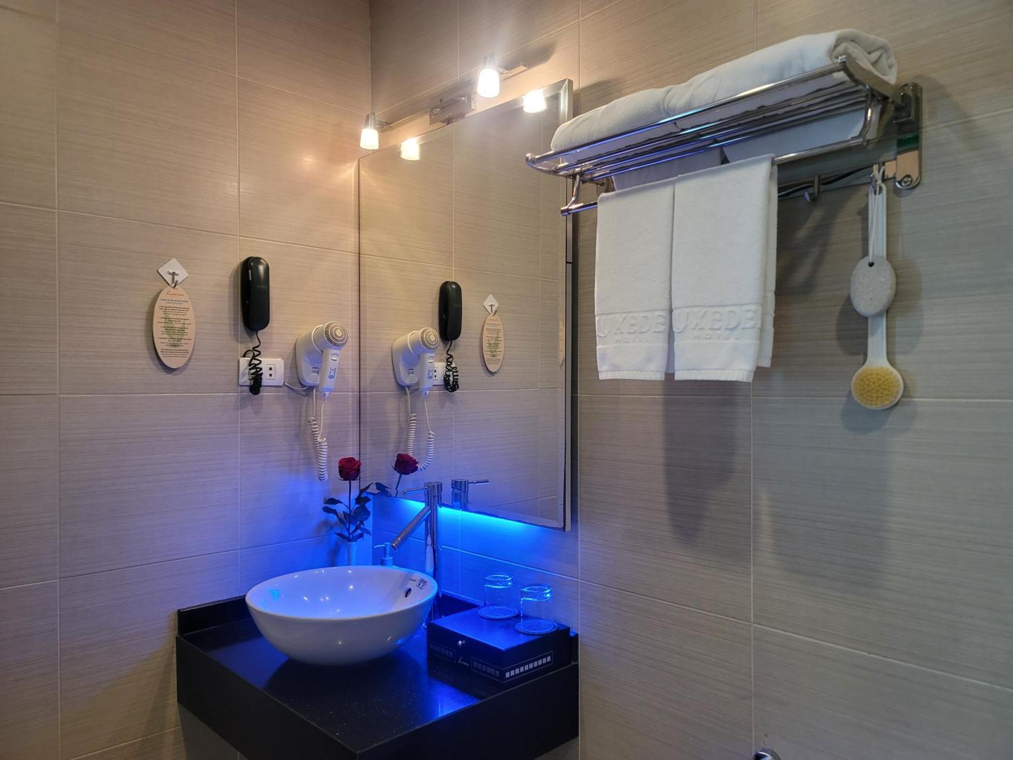 Luxeden Hotel Hanoi Esterno foto