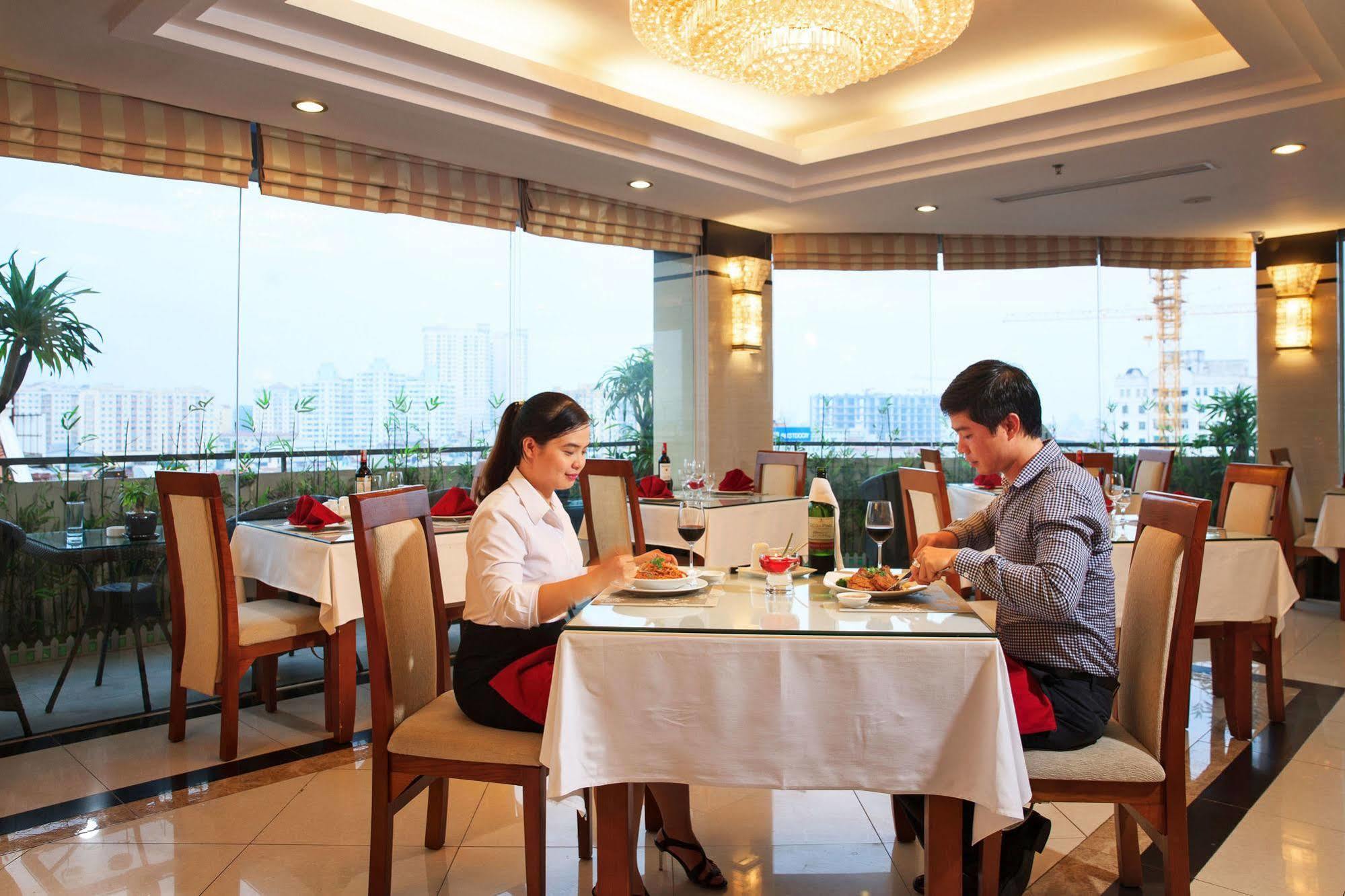 Luxeden Hotel Hanoi Esterno foto